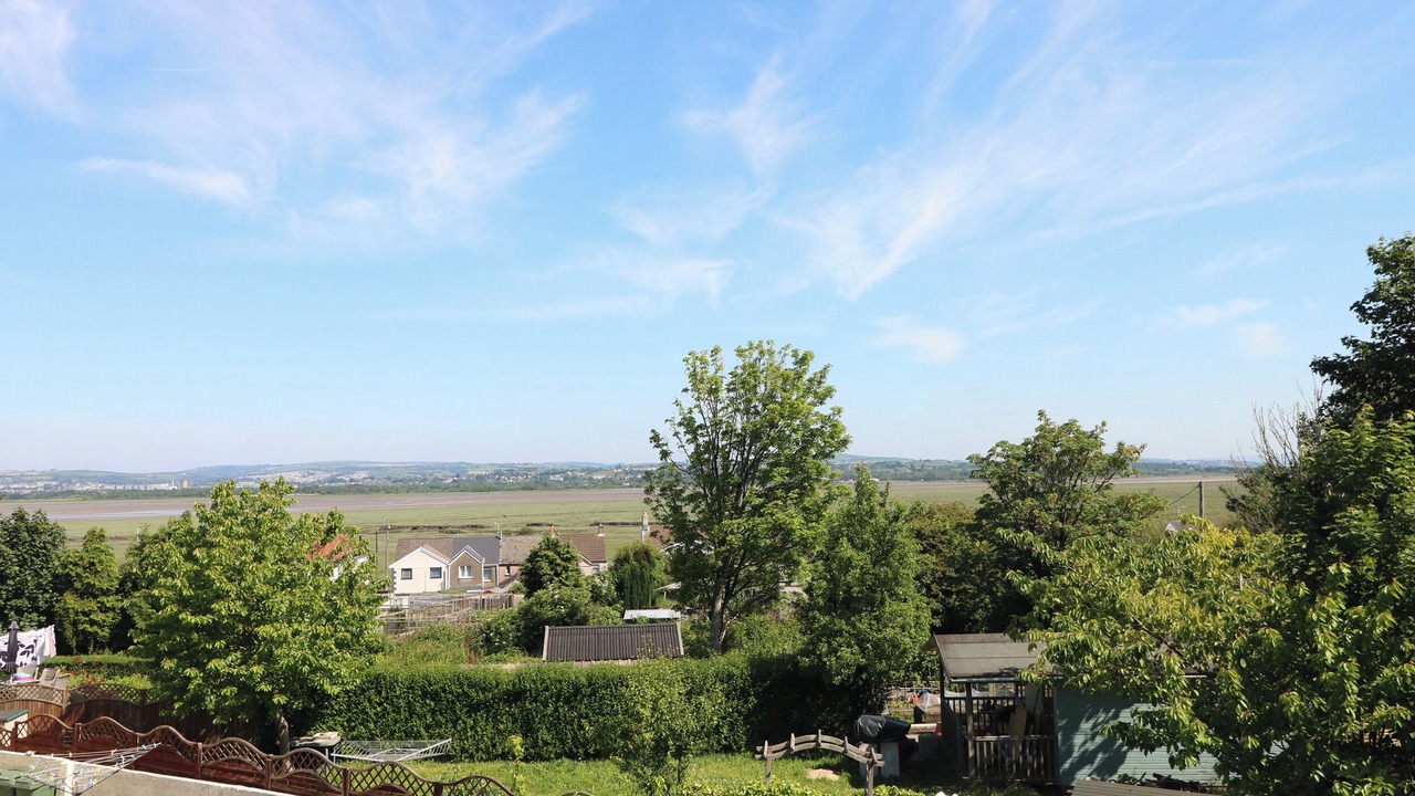 Photo of Others in Pen-clawdd