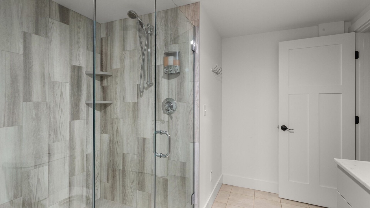 Photo of Bathroom in Warren