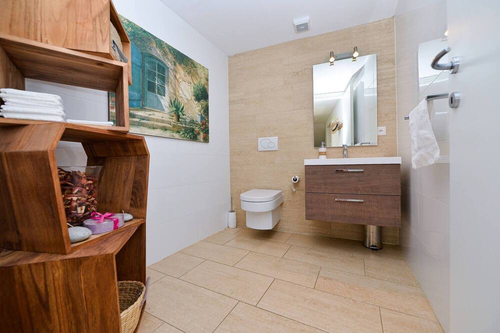 Photo of Bathroom in Carona