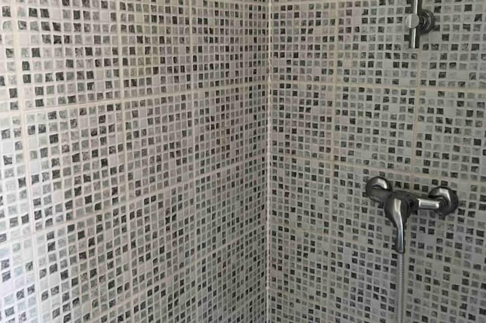 Photo of Bathroom in Le Grand-Quevilly