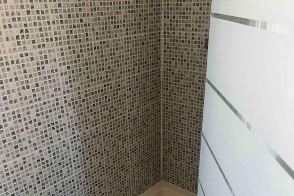 Photo of Bathroom in Le Grand-Quevilly