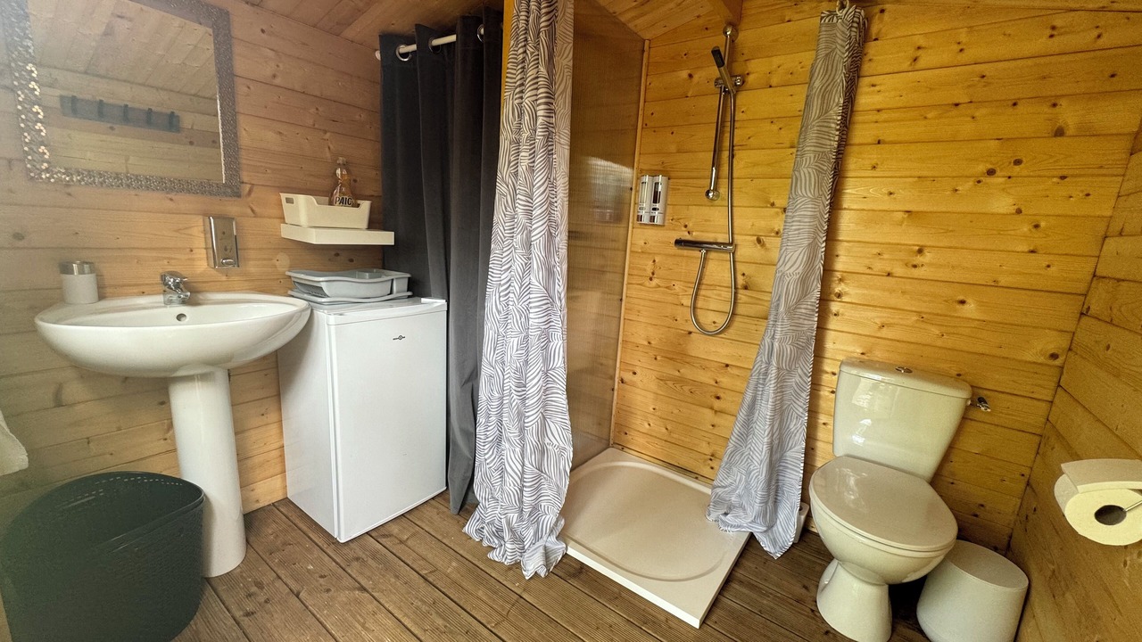 Photo of Bathroom in Crecy-sur-Serre