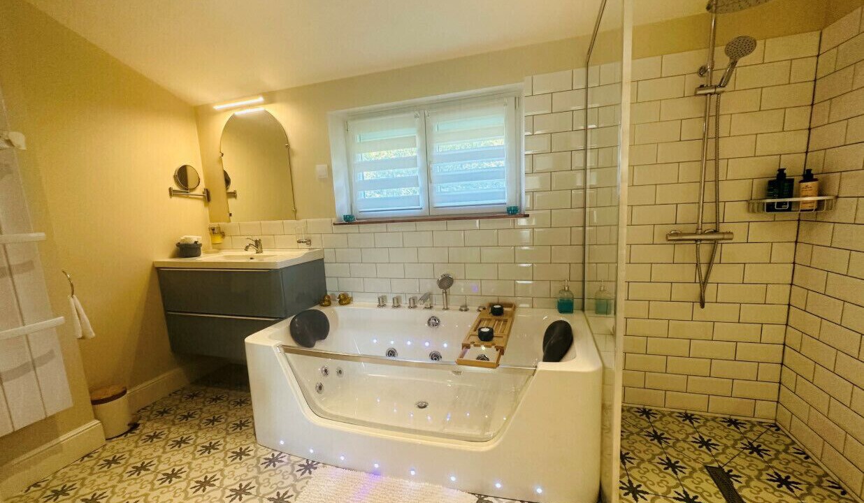 Photo of Bathroom in Crecy-sur-Serre