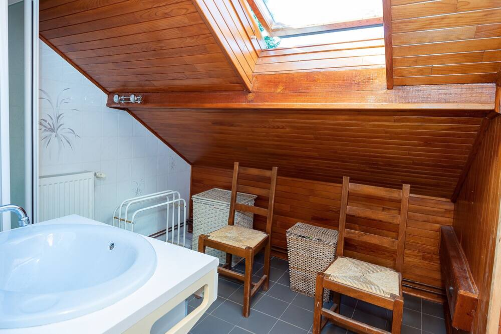 Photo of Bathroom in Lepin-le-Lac