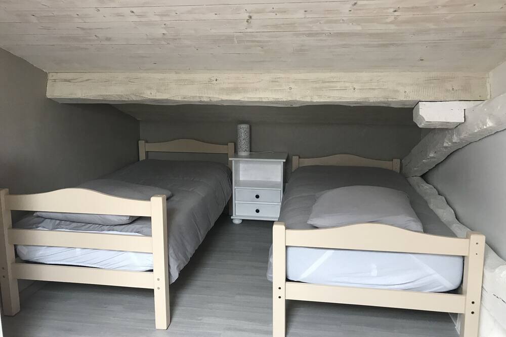 Photo of Bedroom in Lacaugne