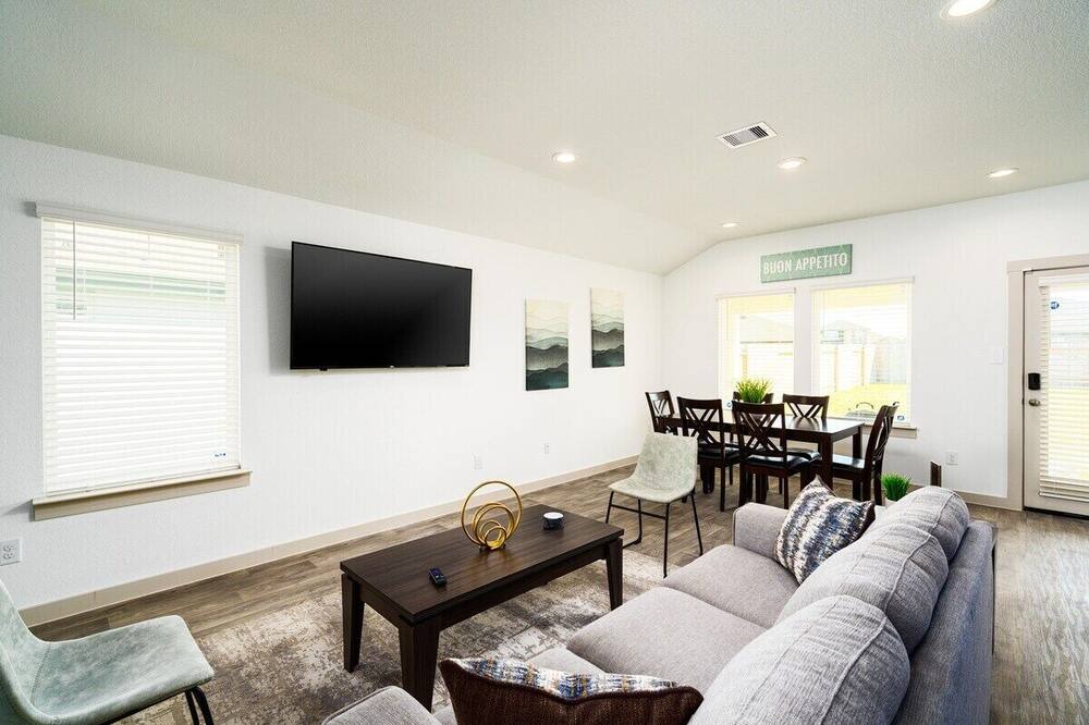 Photo of Livingroom in Iowa Colony