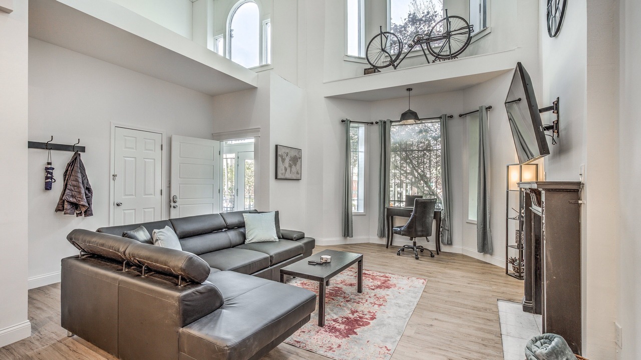 Photo of Livingroom in Central West End