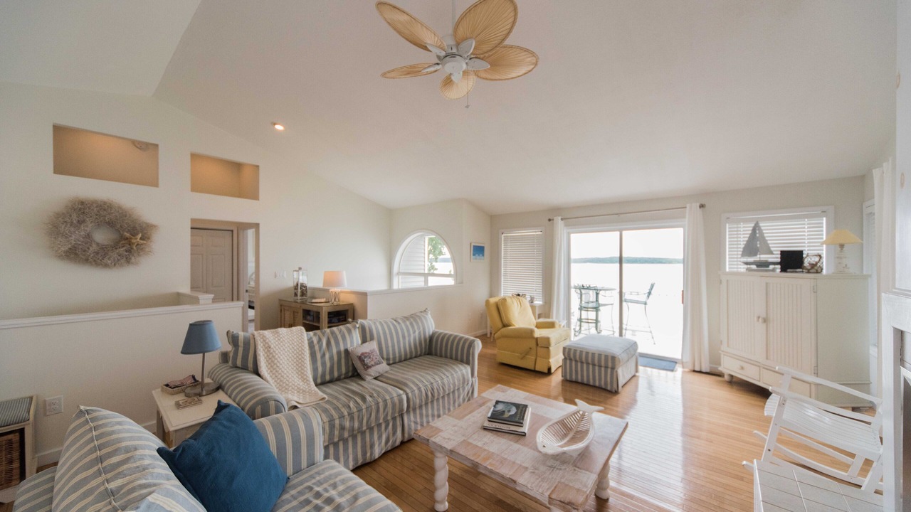 Photo of Livingroom in Gilbertsville