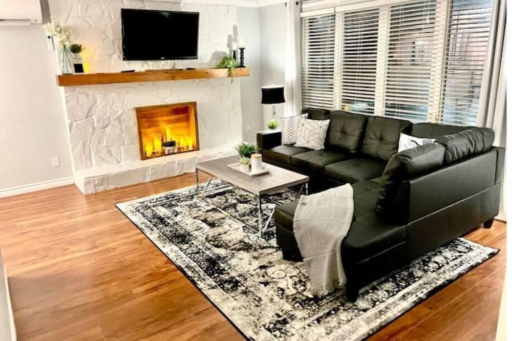 Photo of Livingroom in Terra Nova