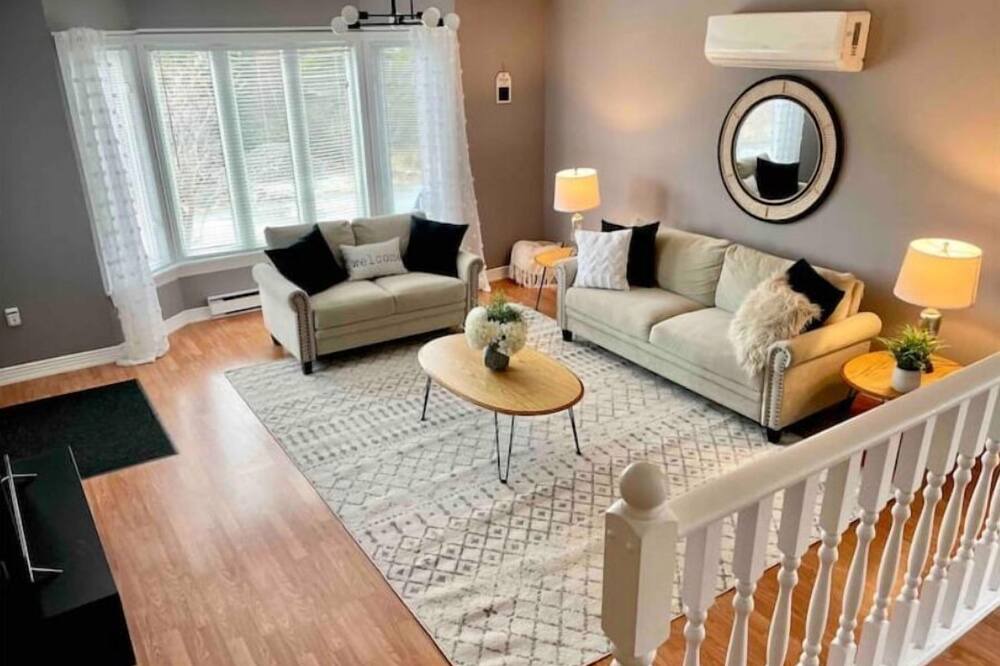 Photo of Livingroom in Dildo
