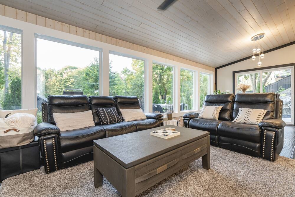 Photo of Livingroom in Severn Bridge