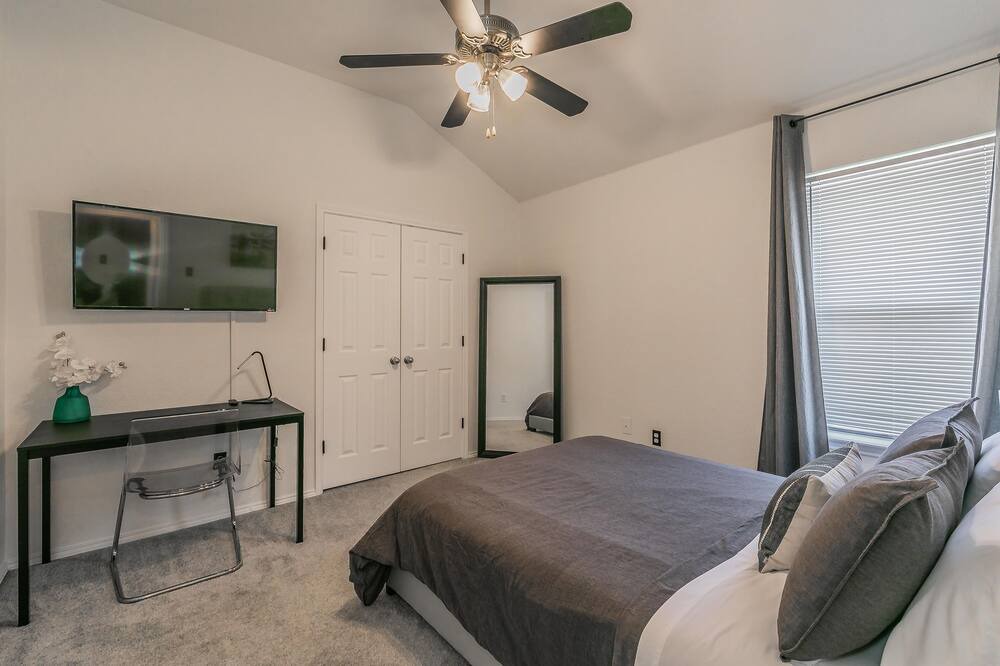 Photo of Bedroom in South Arlington