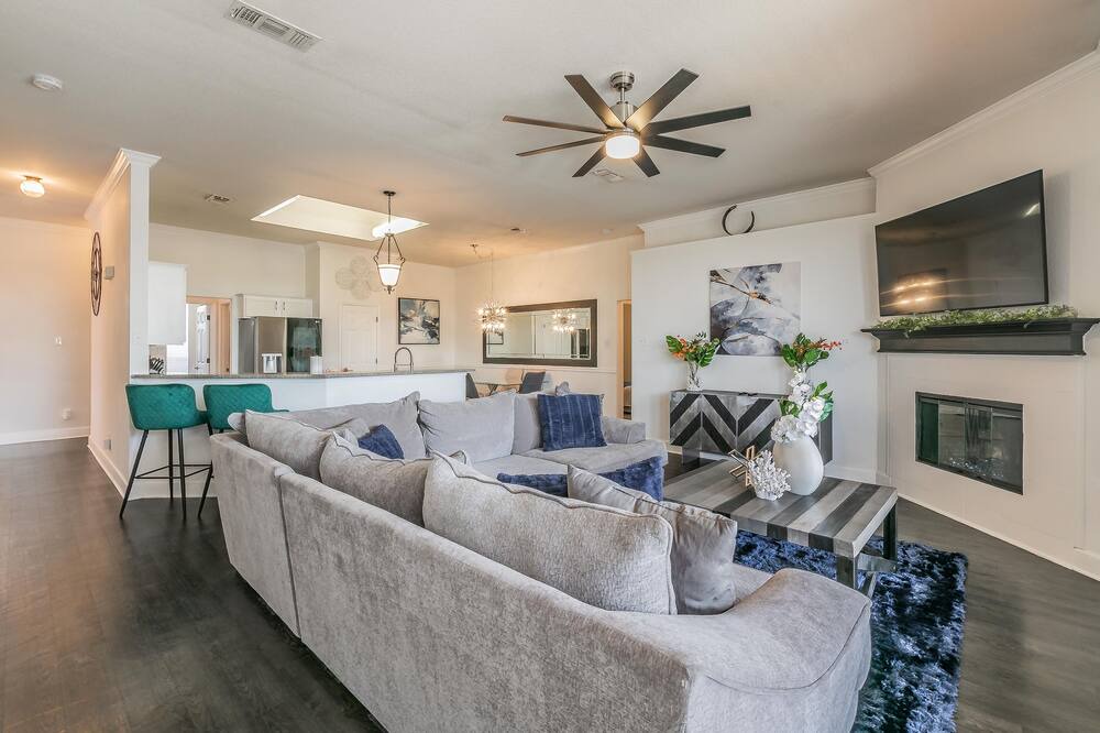 Photo of Livingroom in South Arlington