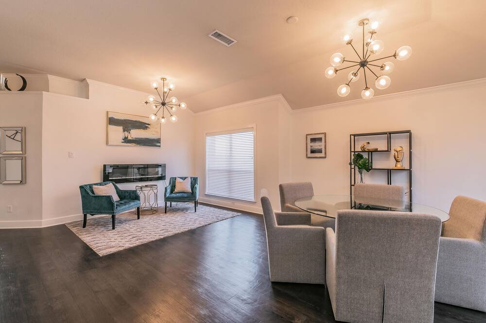 Photo of Livingroom in South Arlington