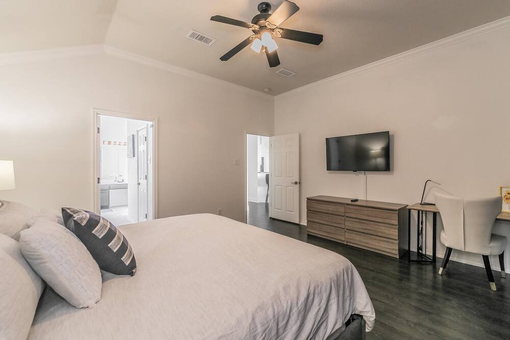 Photo of Bedroom in South Arlington