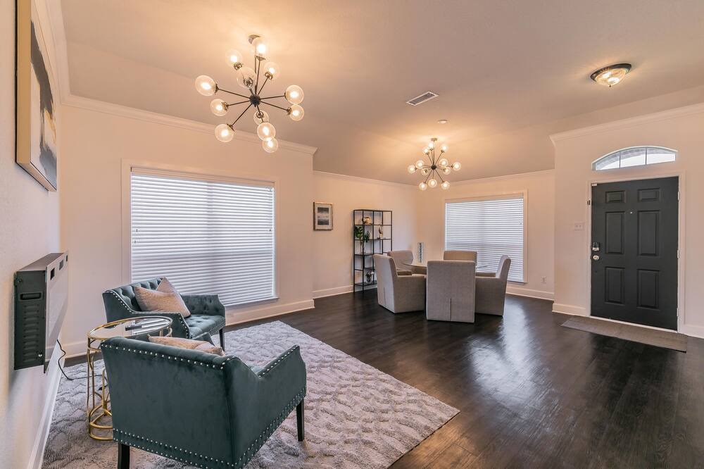 Photo of Livingroom in South Arlington