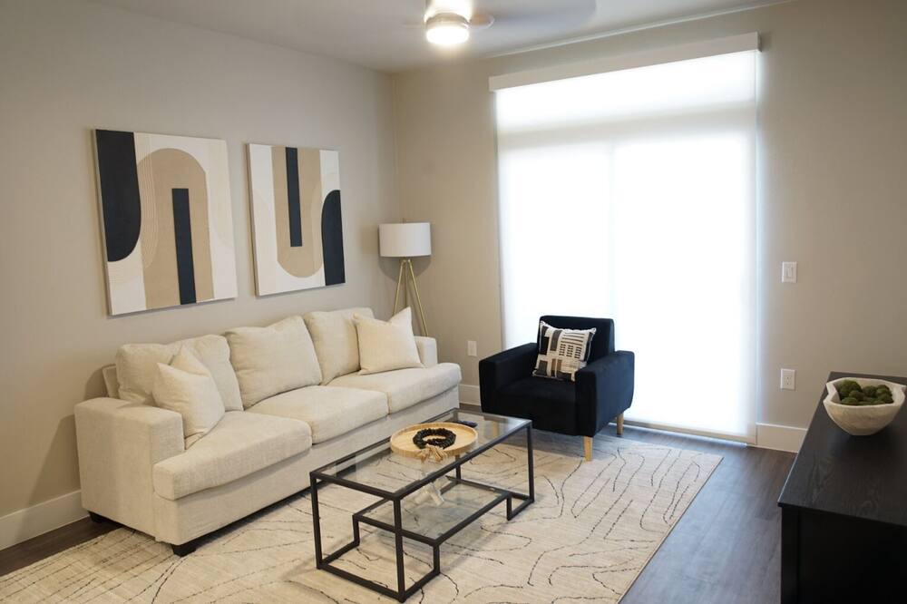 Photo of Livingroom in College Station