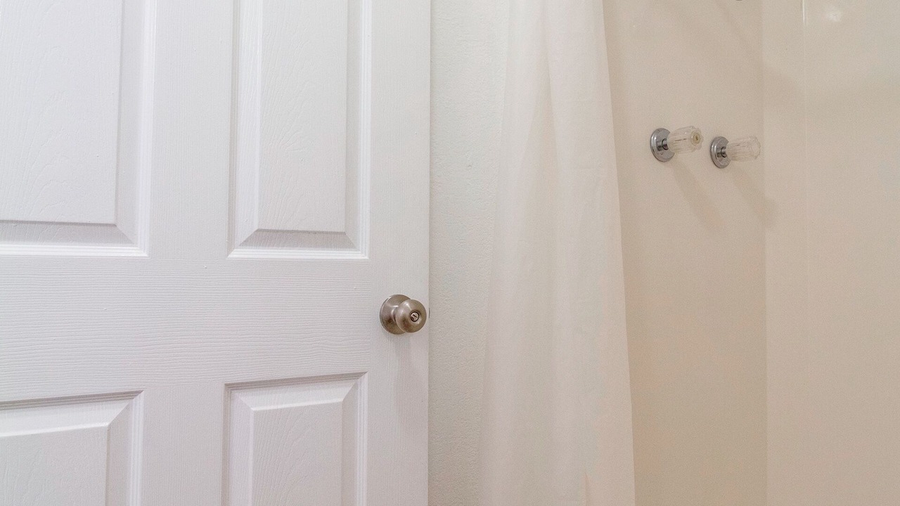 Photo of Bathroom in Seiling