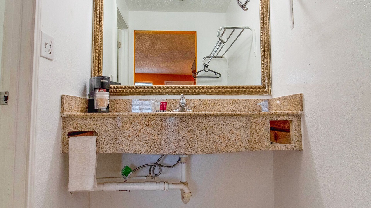 Photo of Bathroom in Seiling