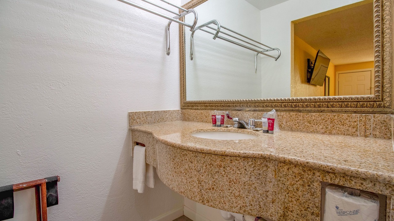 Photo of Bathroom in Seiling