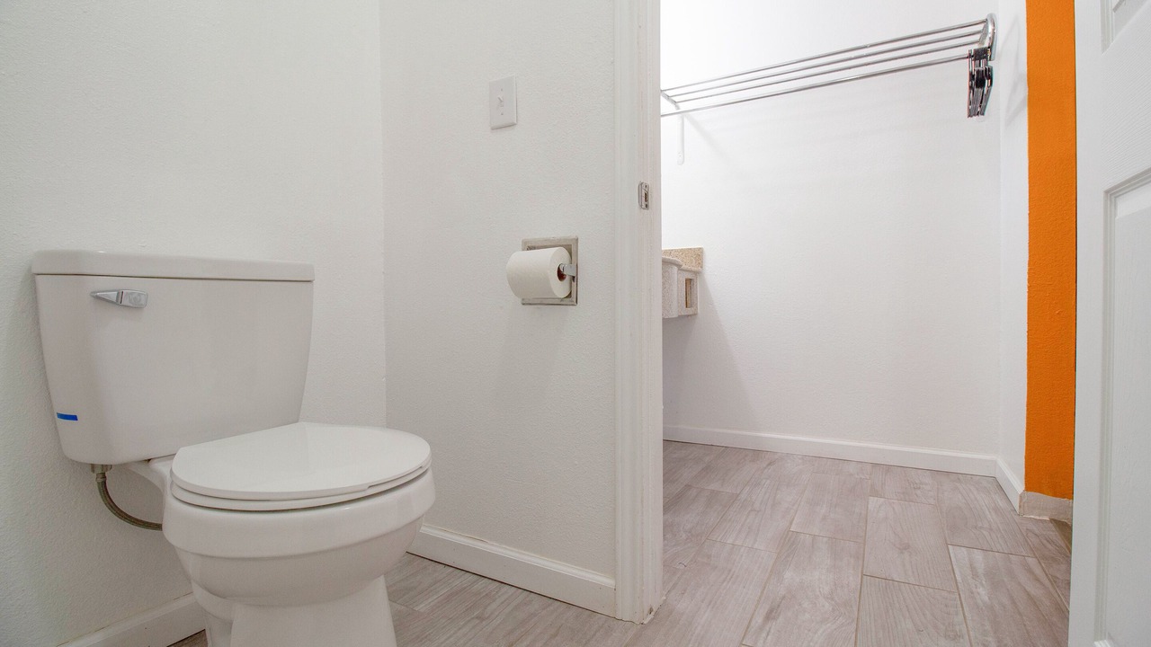 Photo of Bathroom in Seiling