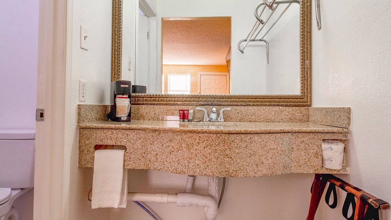 Photo of Bathroom in Seiling