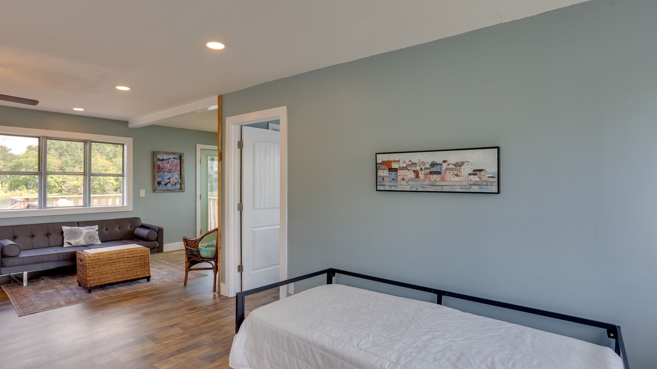 Photo of Others in Centre