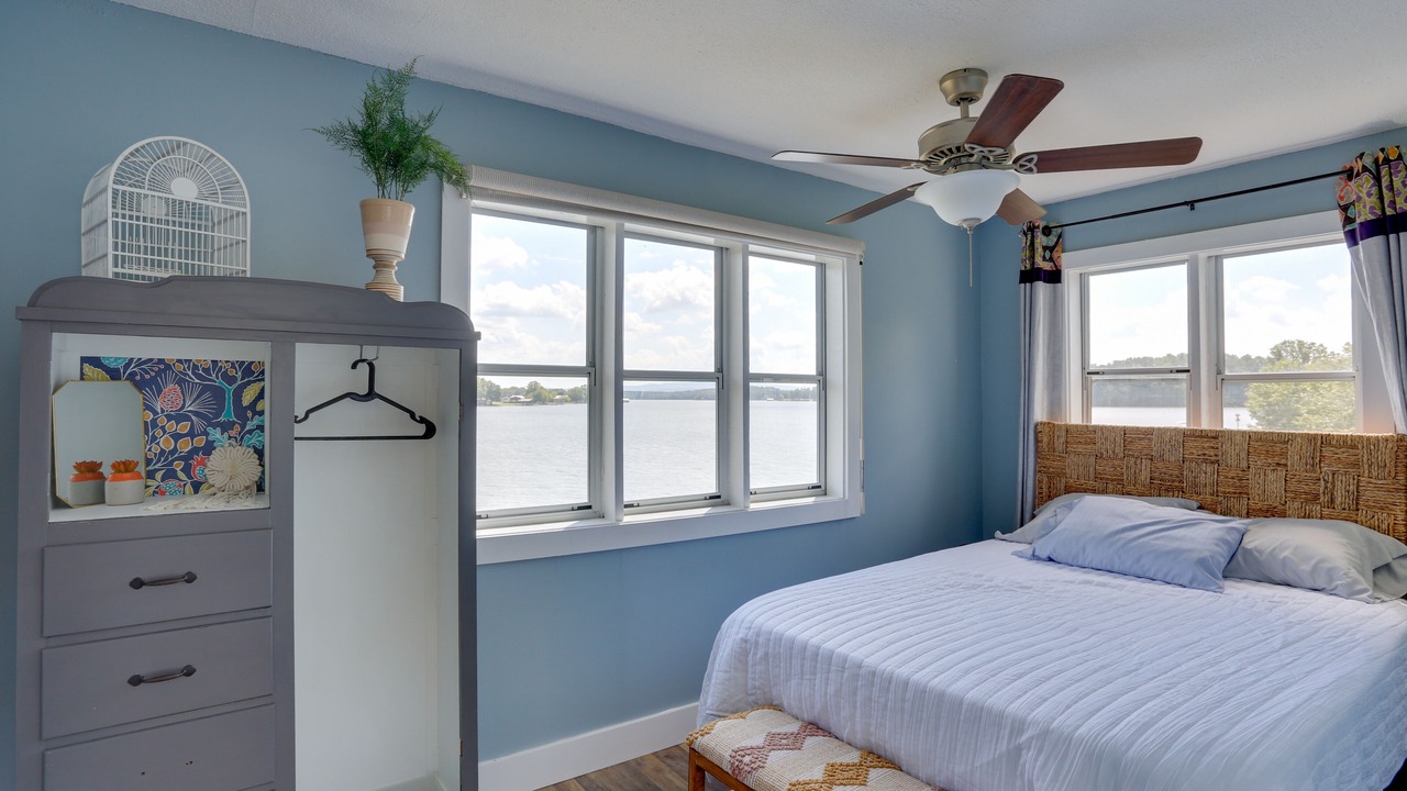 Photo of Others in Centre