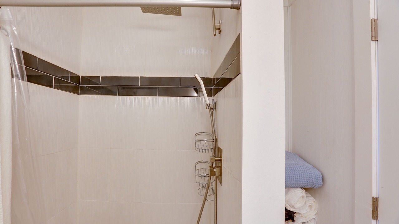 Photo of Others in Centre