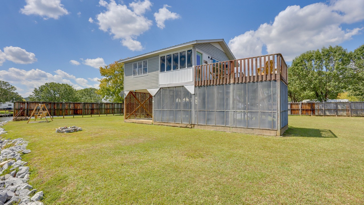 Photo of Others in Centre