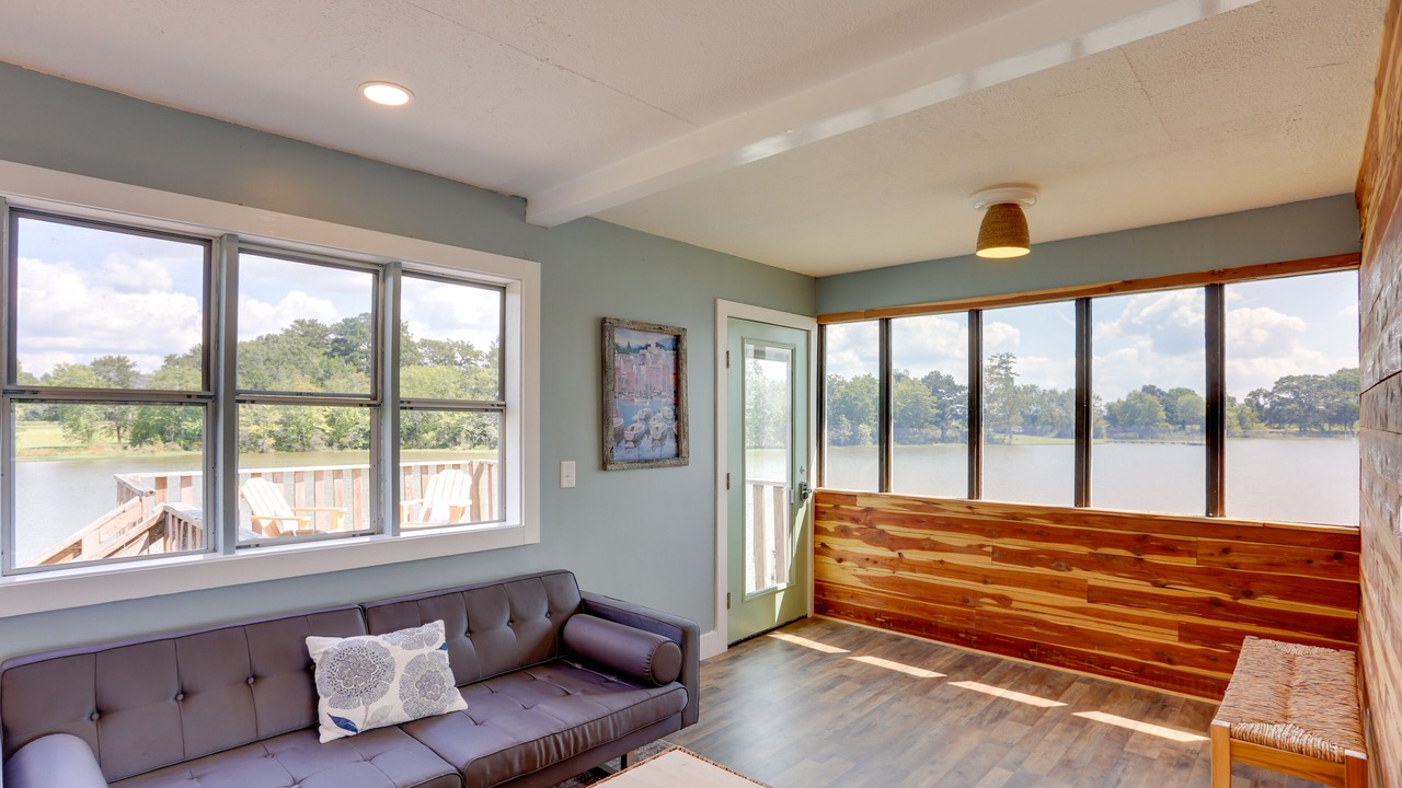 Photo of Others in Centre