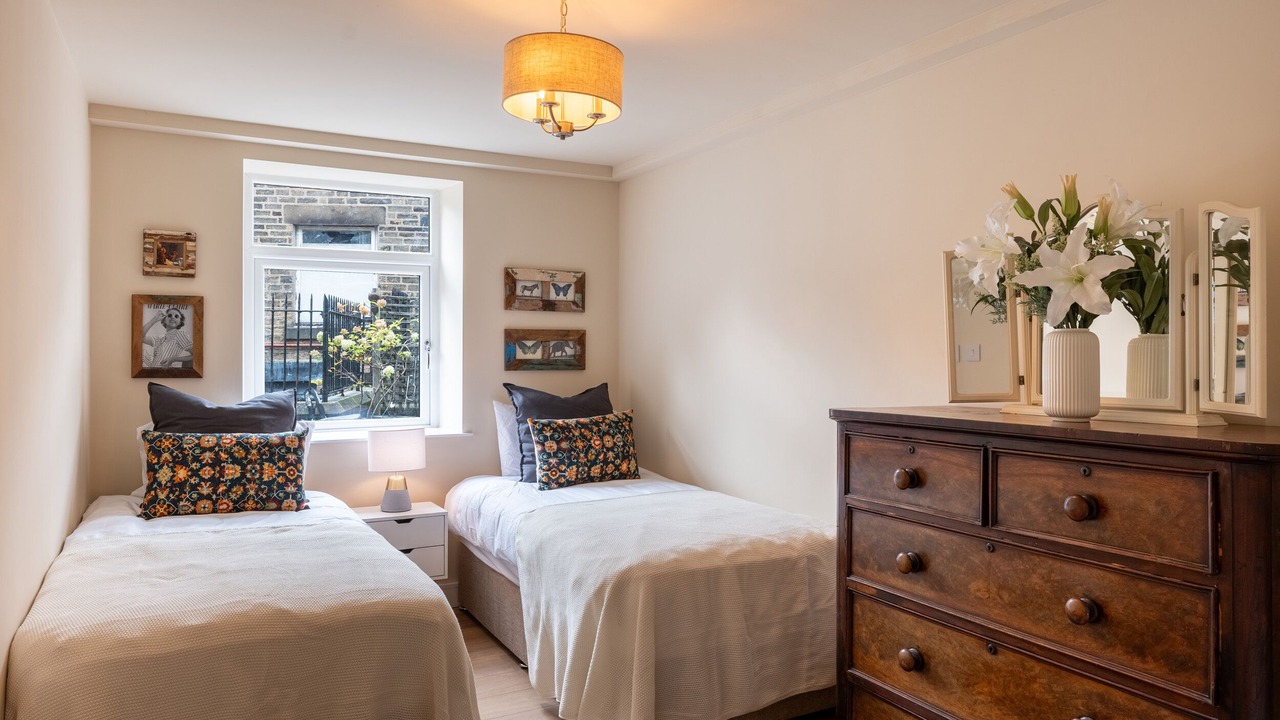 Photo of Others in Padfield