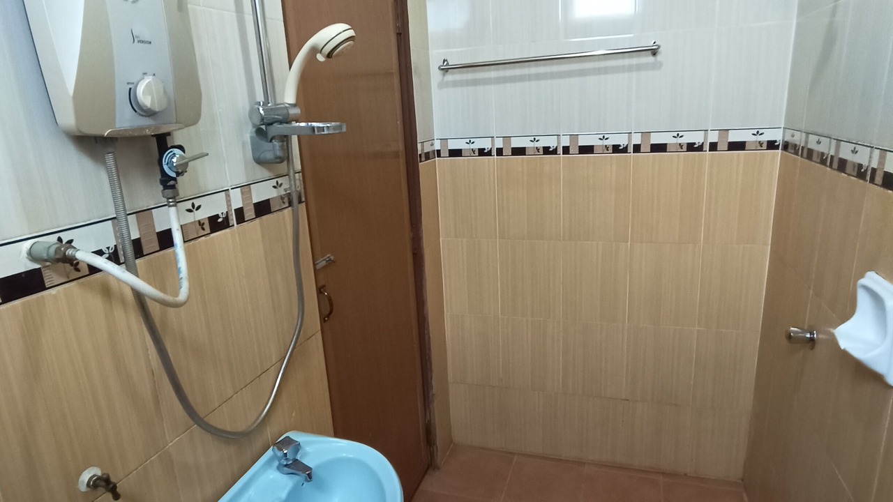 Photo of Bathroom in Kampung Tanjung Kapur