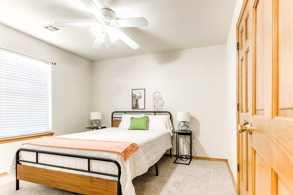 Photo of Bedroom in Del City