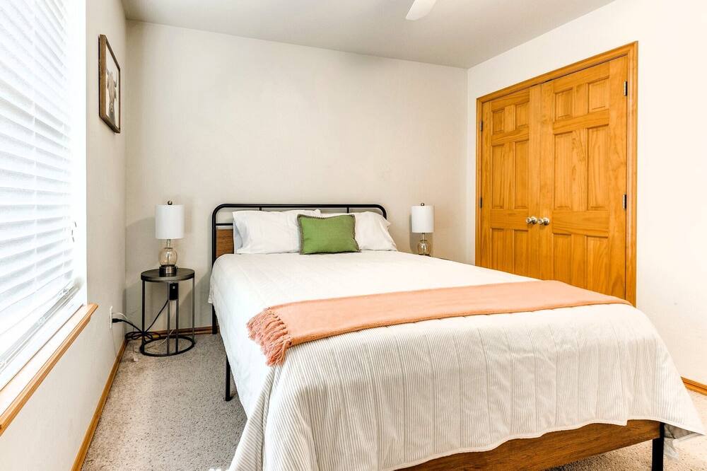 Photo of Bedroom in Del City