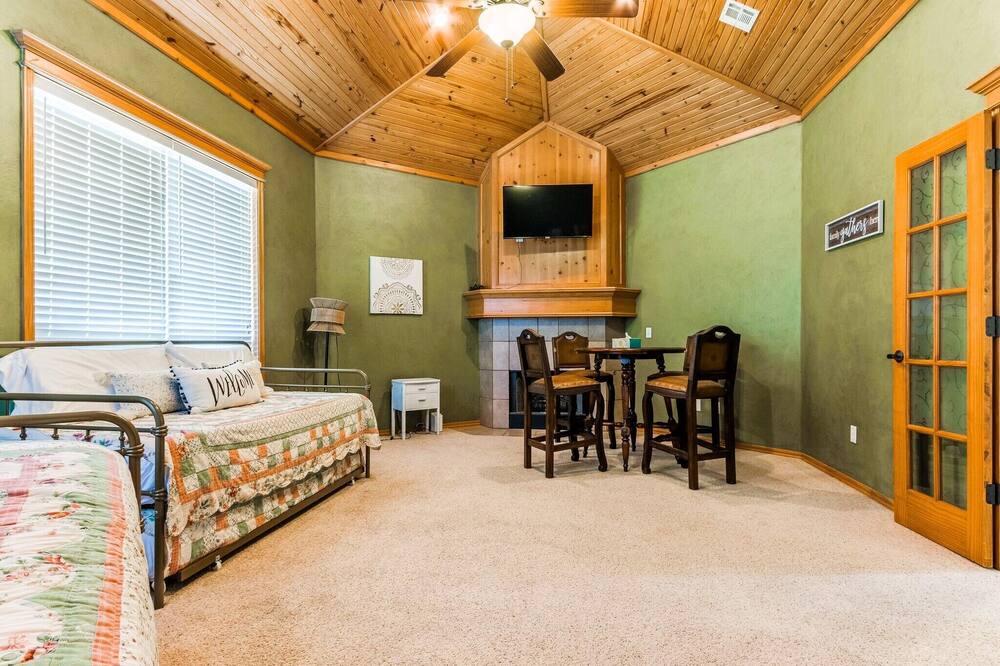 Photo of Bedroom in Del City