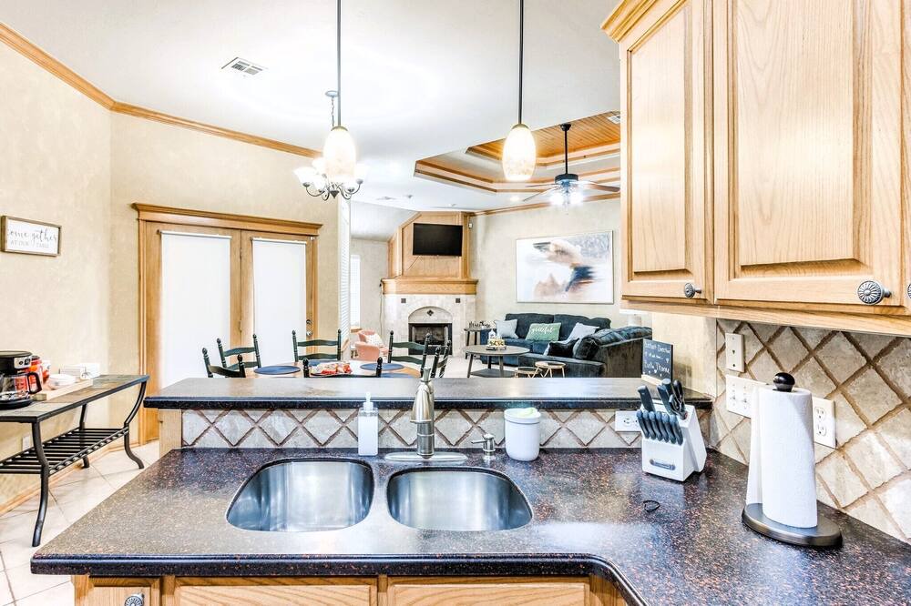 Photo of Kitchen in Del City