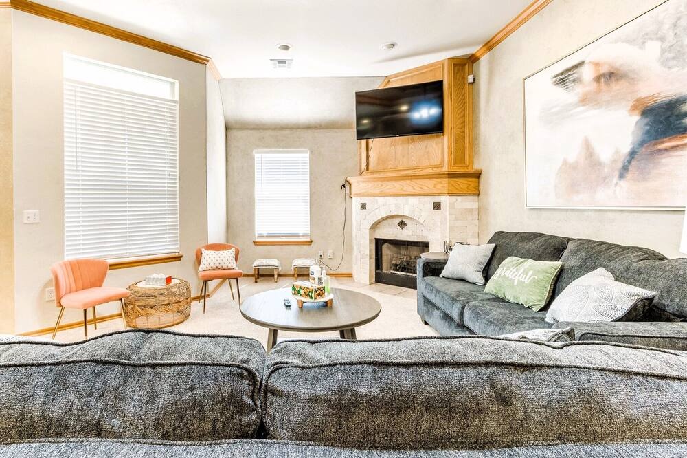 Photo of Livingroom in Del City