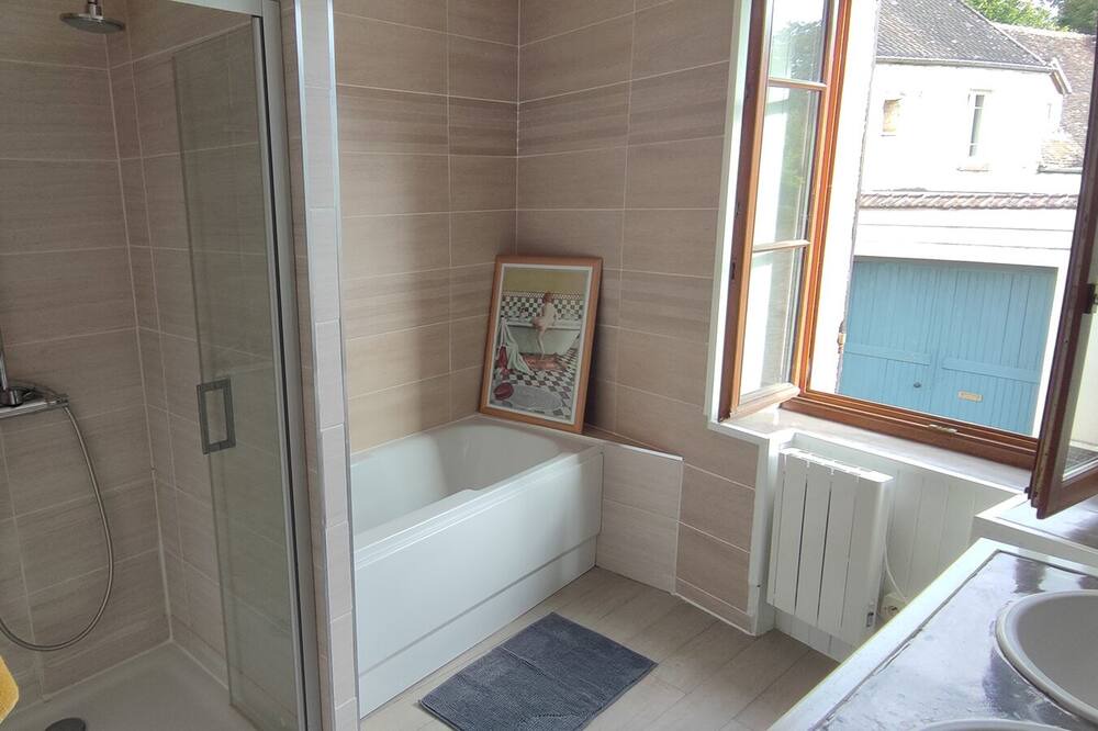 Photo of Bathroom in Thoiry