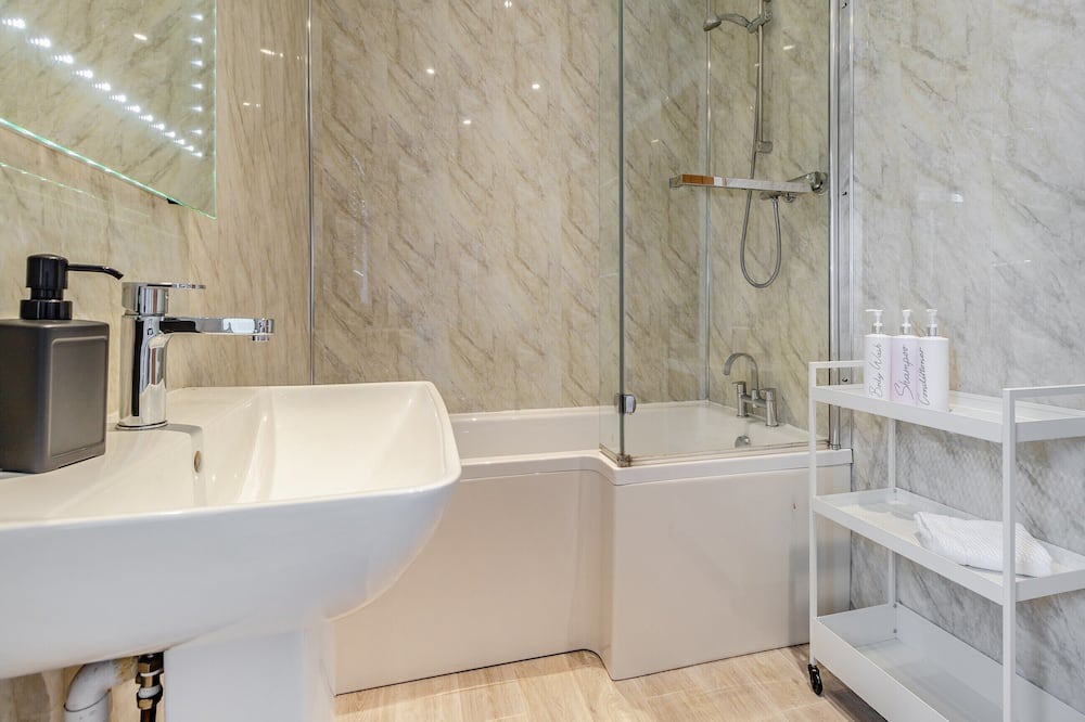 Photo of Bathroom in Marsh Lane