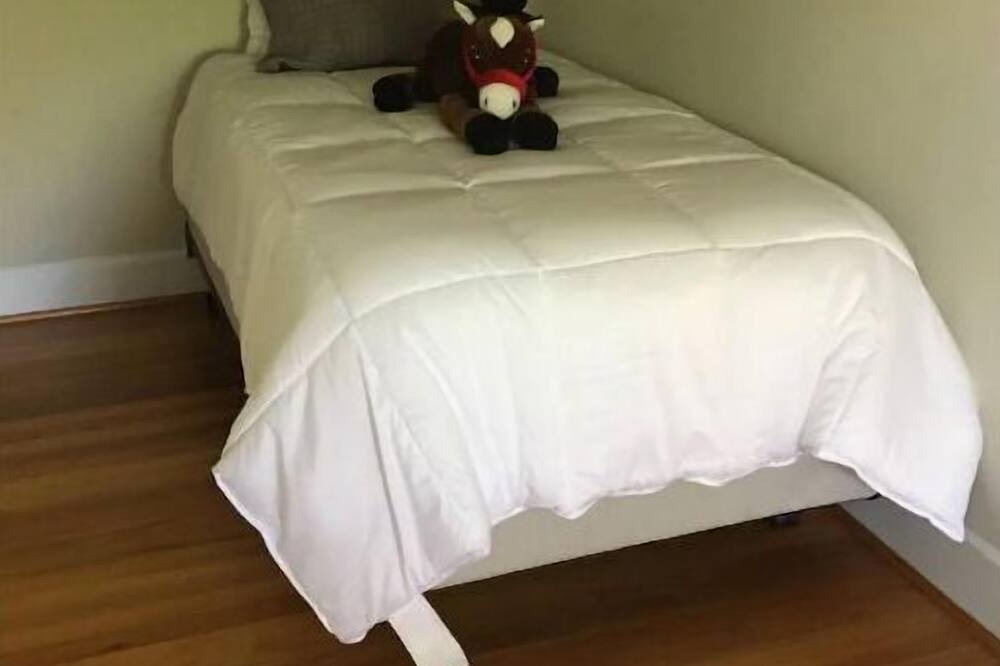 Photo of Bedroom in Heflin