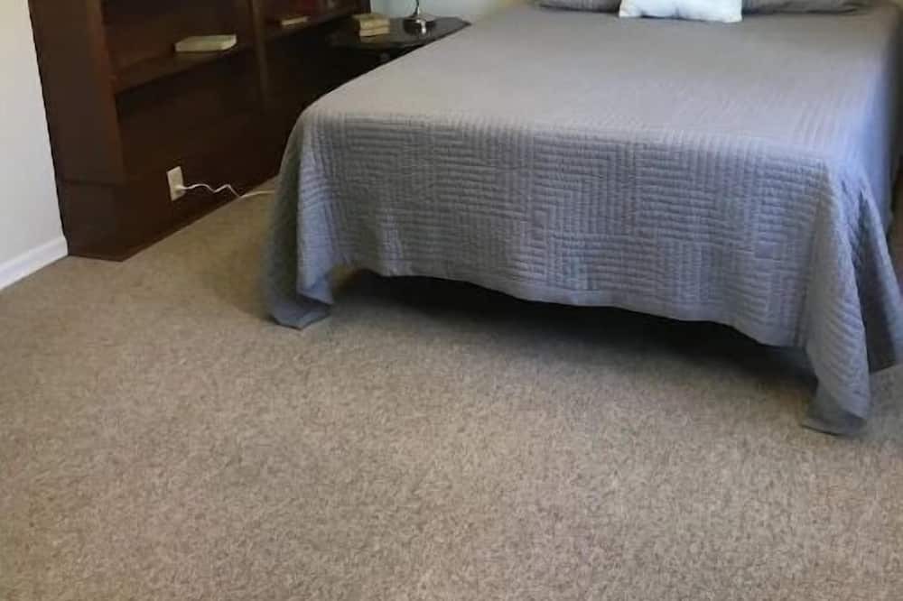 Photo of Bedroom in Heflin