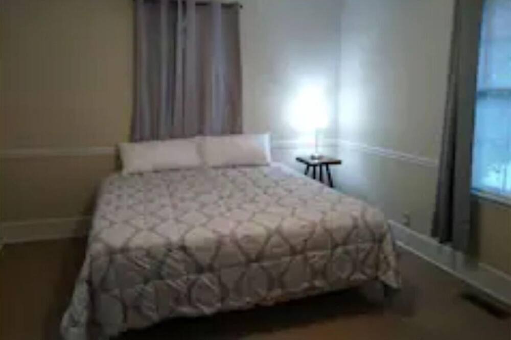 Photo of Bedroom in Heflin