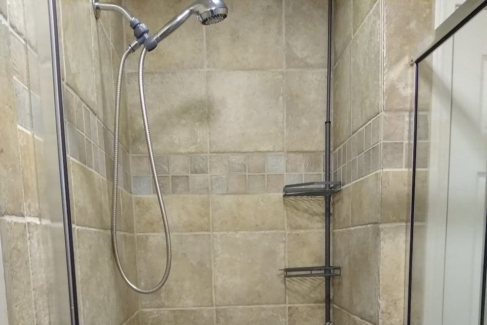 Photo of Bathroom in Heflin