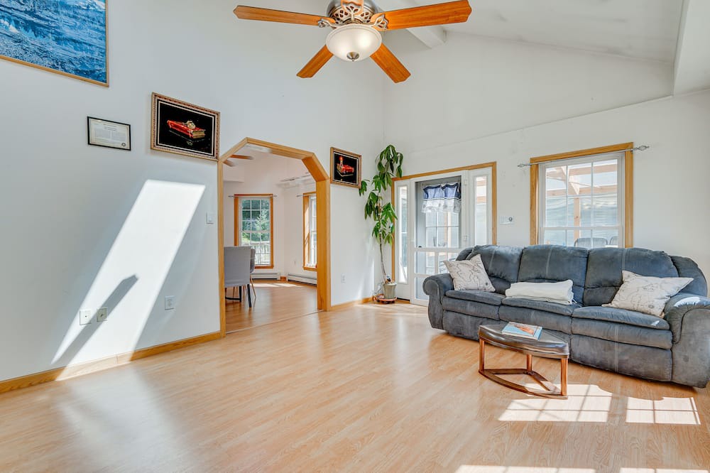 Photo of Livingroom in Readsboro