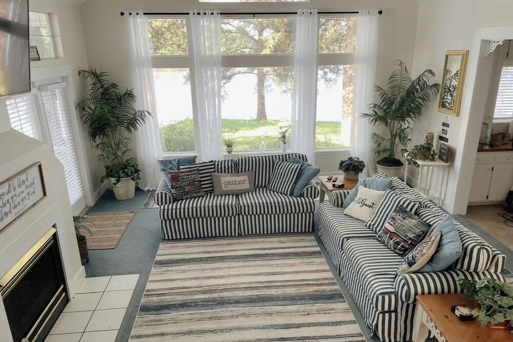 Photo of Livingroom in Fort Towson