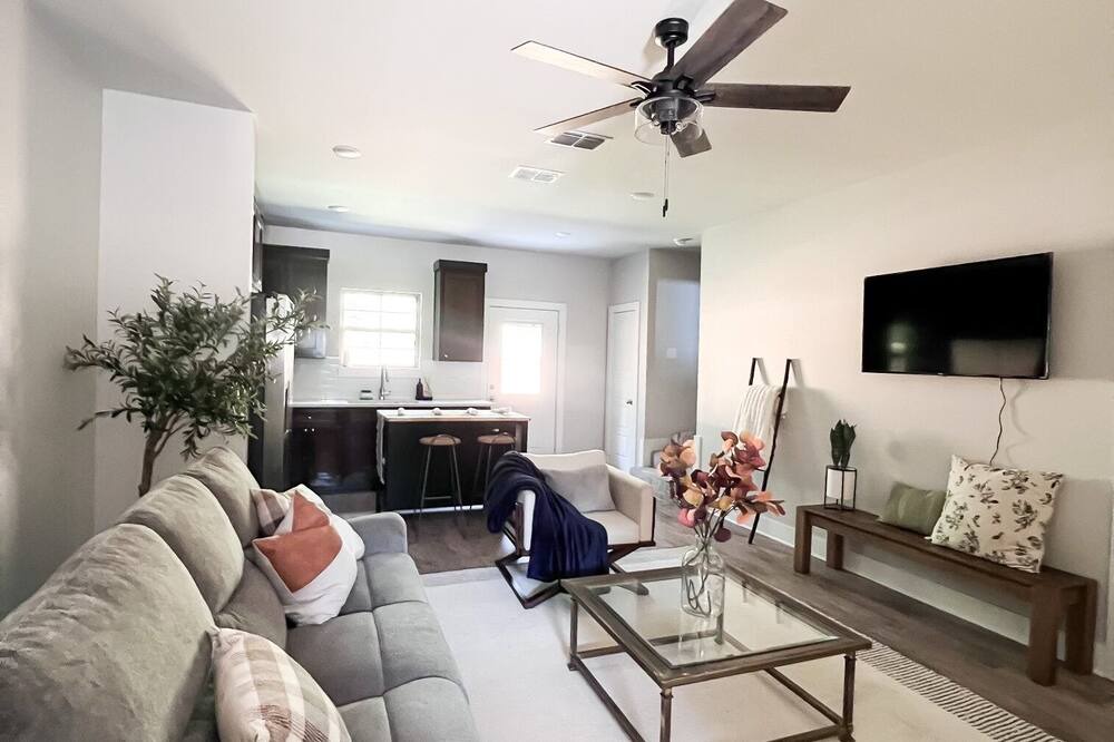 Photo of Livingroom in Lindale