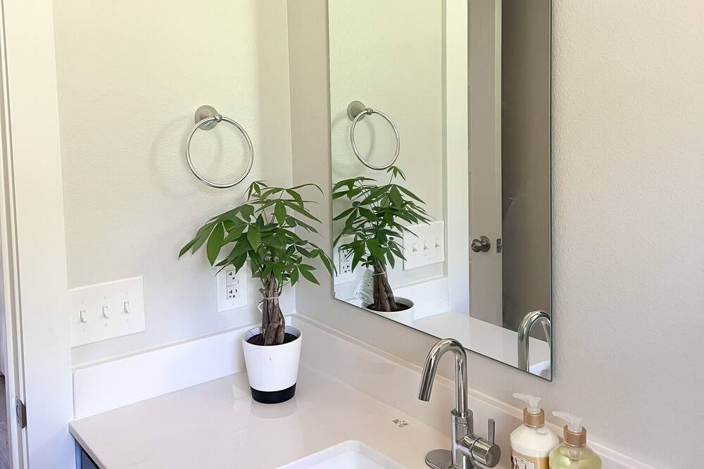 Photo of Bathroom in Lindale