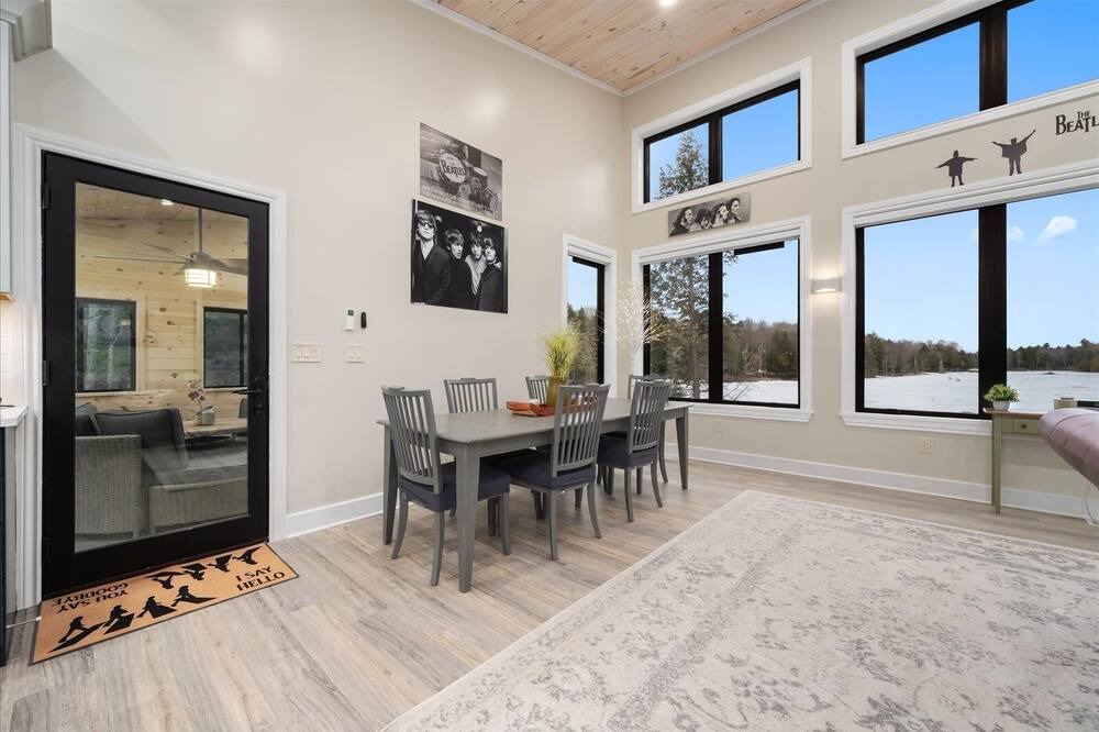 Photo of Bedroom in Town of Diana