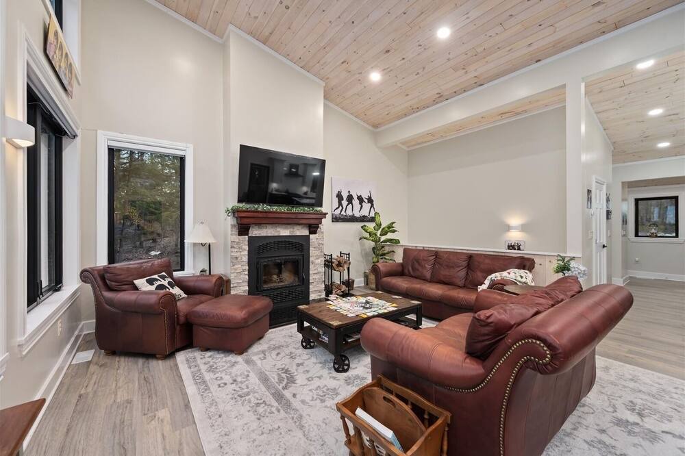Photo of Livingroom in Town of Diana